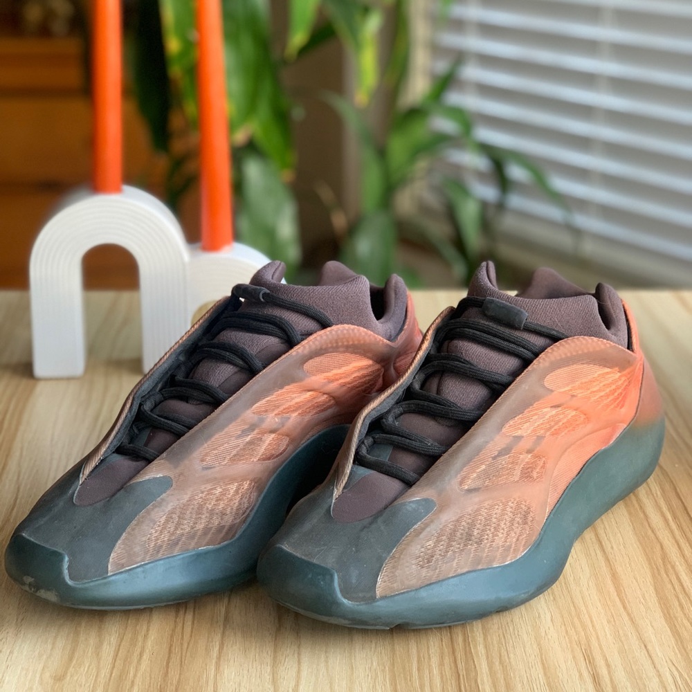 Yeezy 700 v3 “Copper Fade”